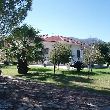 Finikes Kefalonia *
