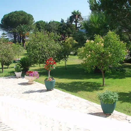 Finikes Kefalonia سامي