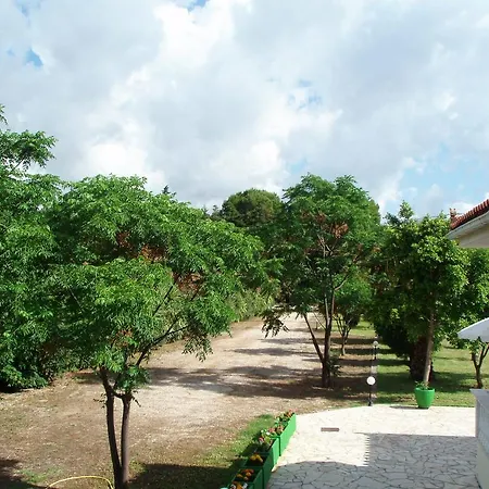 Finikes Kefalonia سامي