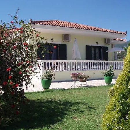 Finikes Kefalonia سامي