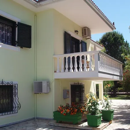 Finikes Kefalonia Sami (Kefalonia)